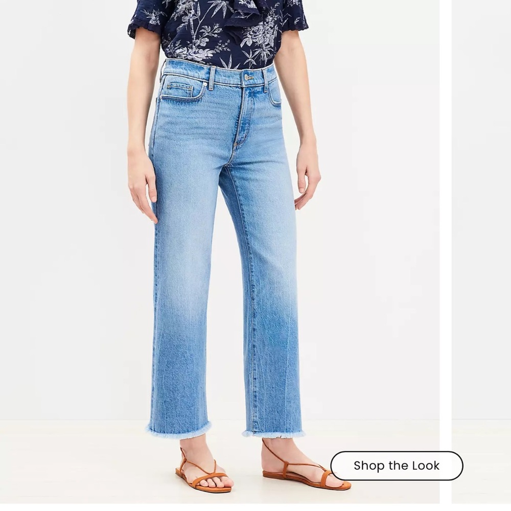New LOFT Frayed High Rise Wide Leg Crop Jeans in Light Wash - Picture 2 of 3